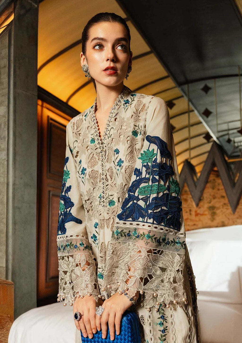 Embroidered Dhanak 3-Piece Suit with Embroidered Shawl - D-077