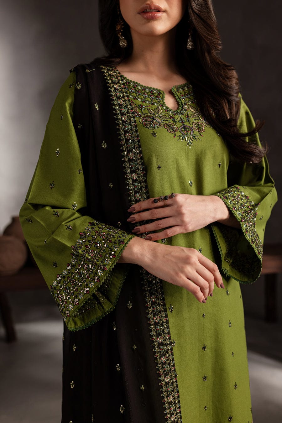 Embroidered Lawn 3-Piece with Chiffon Dupatta – BL-082